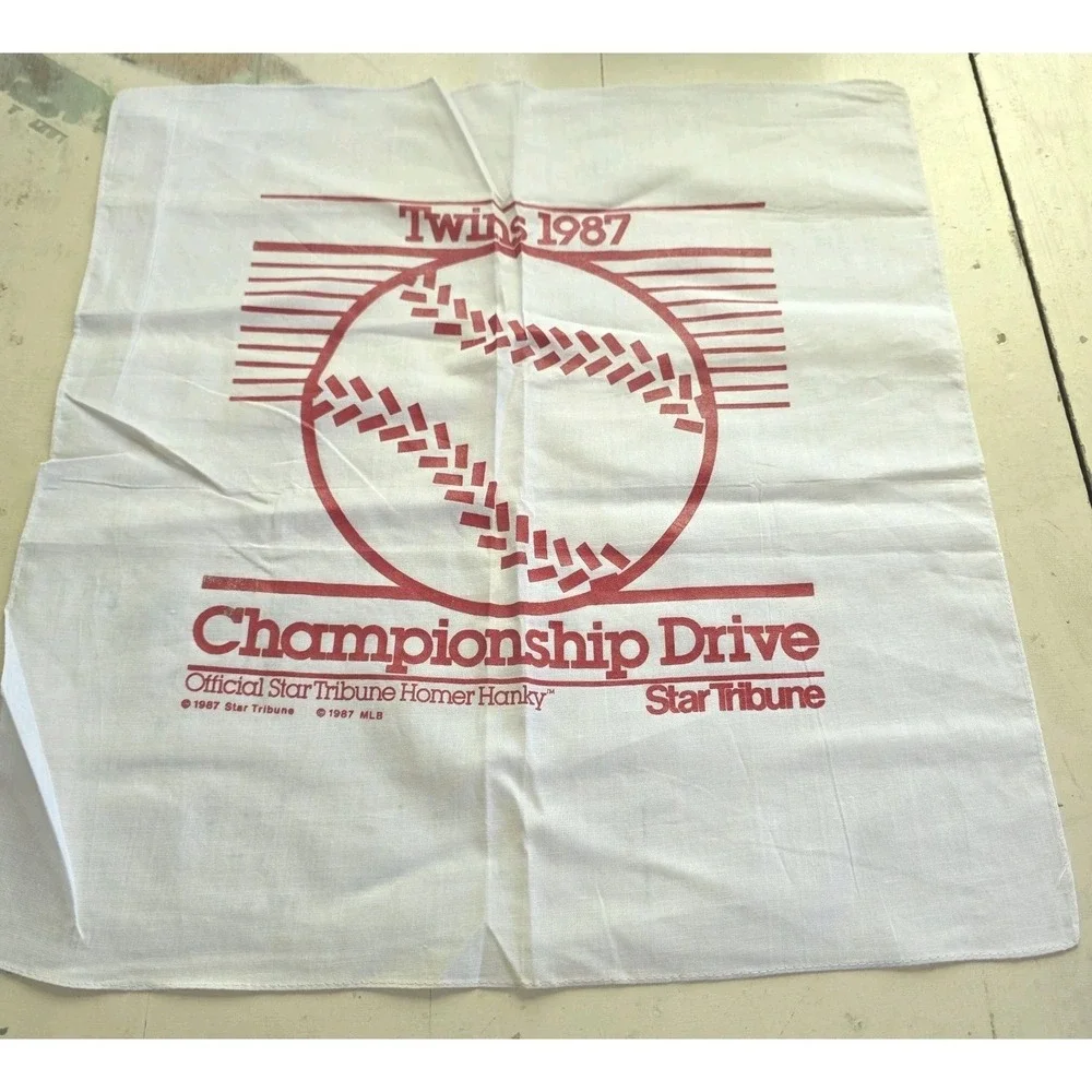 Vintage MN Twins Homer Hanky Lot of 5 - (1) 1987 & (4) 1991 World Series - CRISP